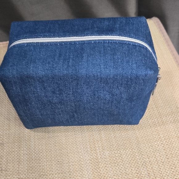 Dior Beauty Denim Blue Cosmetic Pouch NWOT - Picture 3 of 8